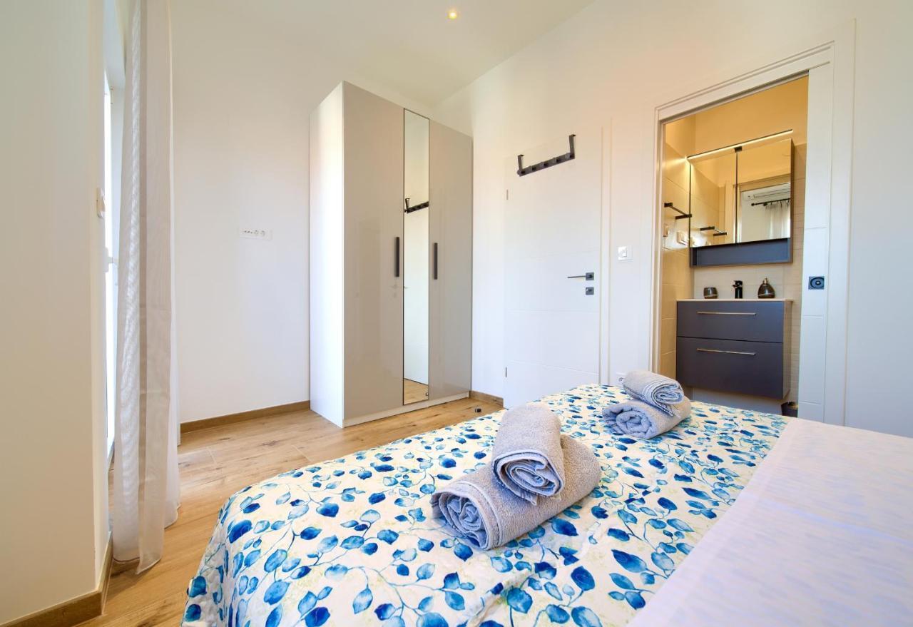Apartman Placa Njivice Eksteriør billede