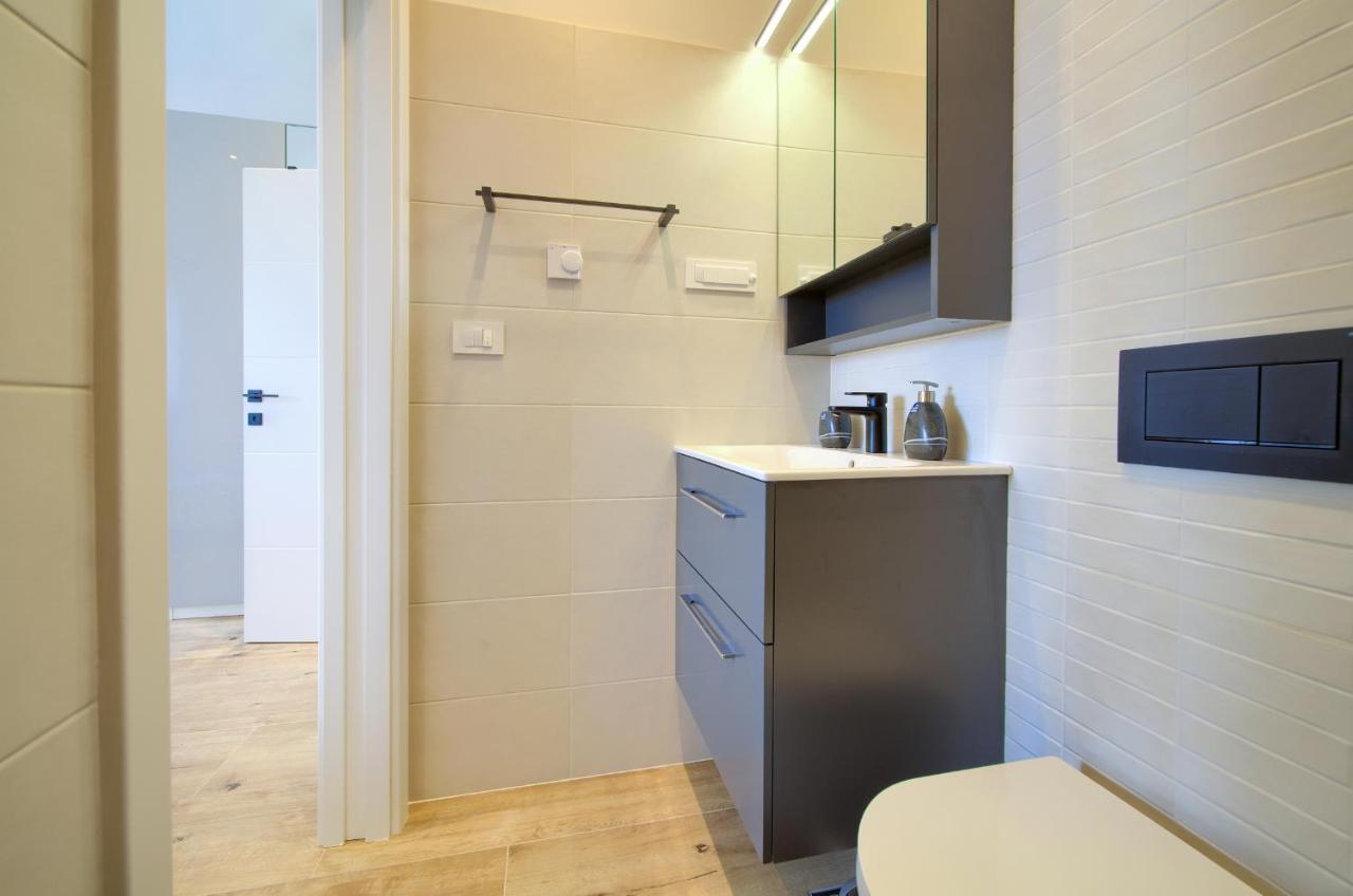 Apartman Placa Njivice Eksteriør billede